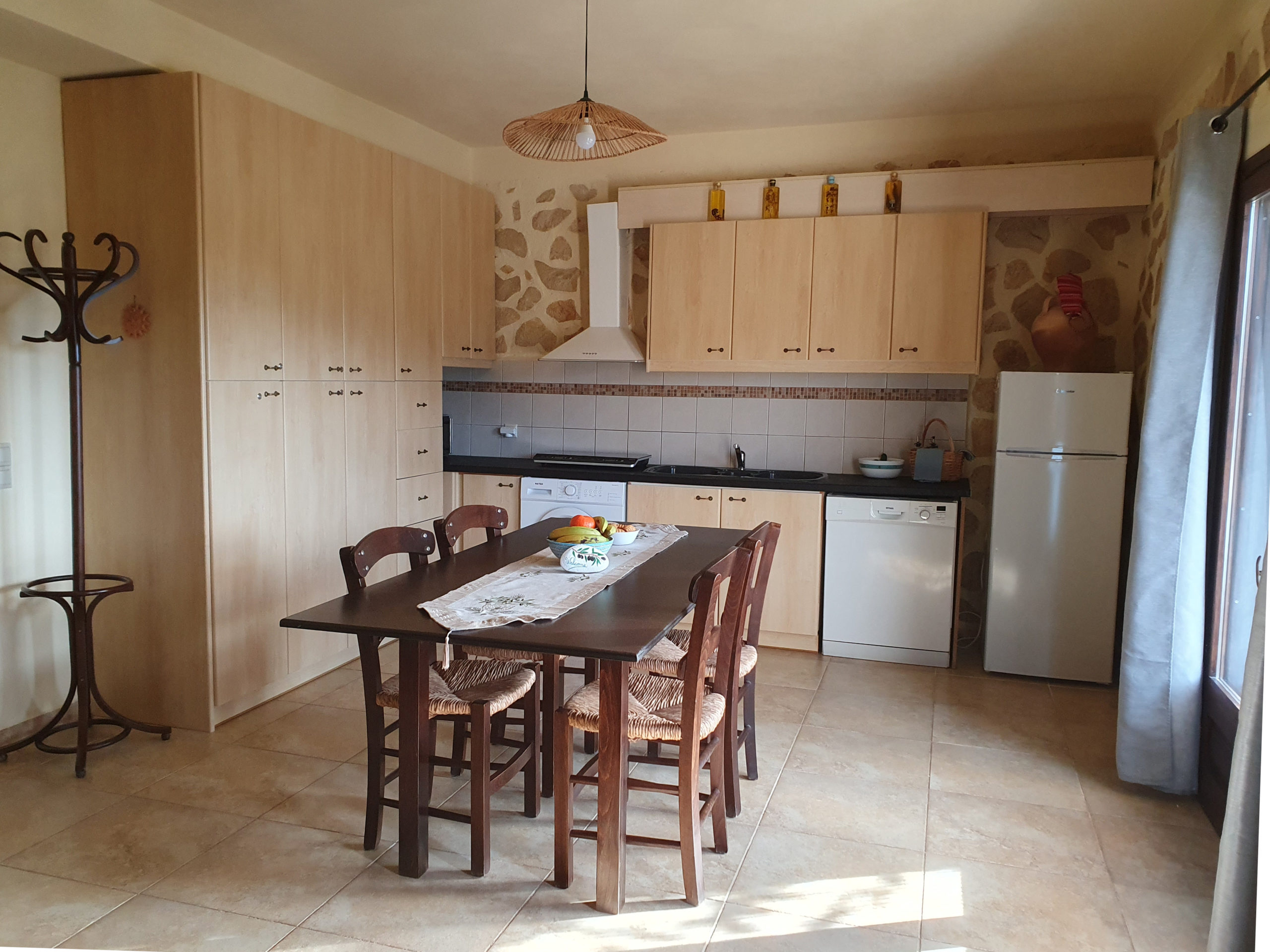 Le Cottage du Soleil propose une cuisine fonctionnelle et toute équipée.